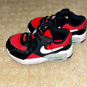 Nike air walk, black red and white